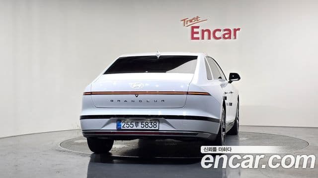 Hyundai Grandeur Hybrid 2025 — ფოტო 28/30