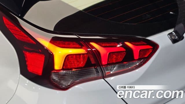 Hyundai Veloster 2018 — Photo 7/33