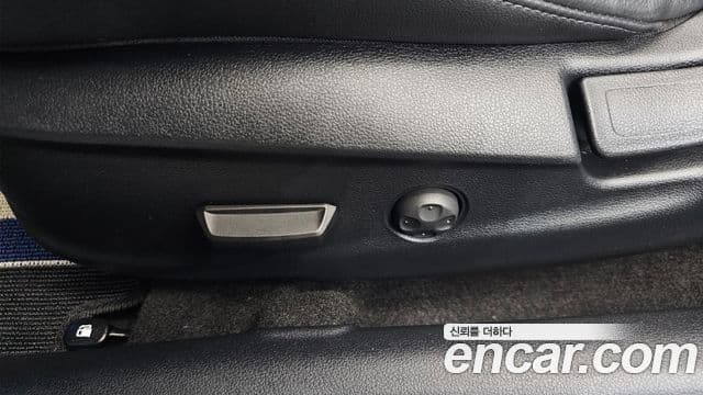 Hyundai Veloster 2018 — Photo 18/33