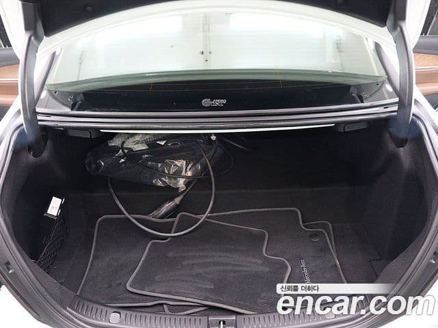 Mercedes-Benz E-Class 2023 — ფოტო 4/20