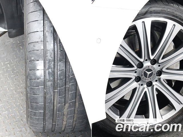Mercedes-Benz E-Class 2023 — ფოტო 20/20