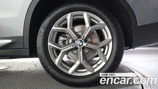 BMW X3 2022 — Photo 12/33