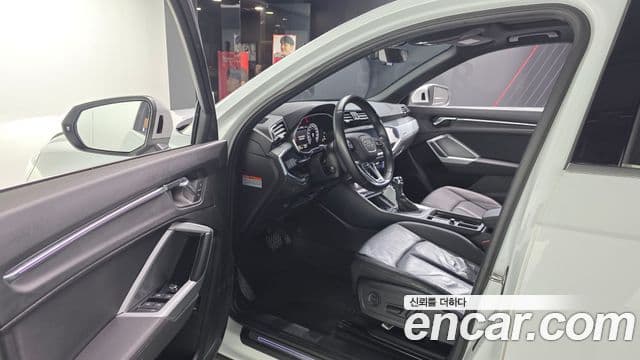 Audi Q3 2020 — Şəkil 10/20