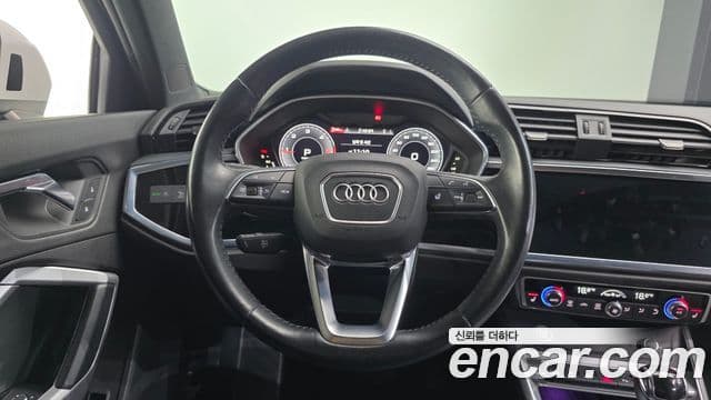 Audi Q3 2020 — Şəkil 13/20