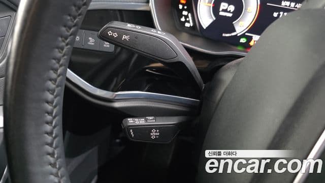 Audi Q3 2020 — Şəkil 19/20