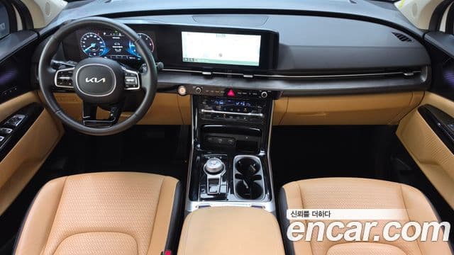 Kia Carnival 2023 — ფოტო 7/20