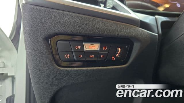 BMW 3 Series 2025 — Photo 6/34