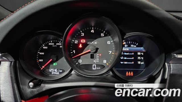 Porsche Macan 2021 — Şəkil 8/20