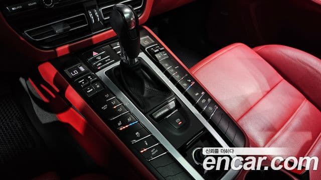 Porsche Macan 2021 — Şəkil 9/20