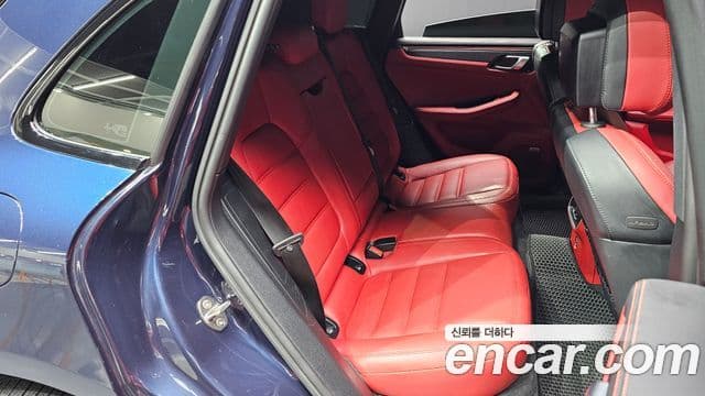 Porsche Macan 2021 — Şəkil 11/20