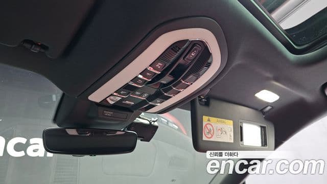 Porsche Macan 2021 — Şəkil 17/20