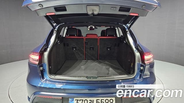 Porsche Macan 2021 — Şəkil 19/20