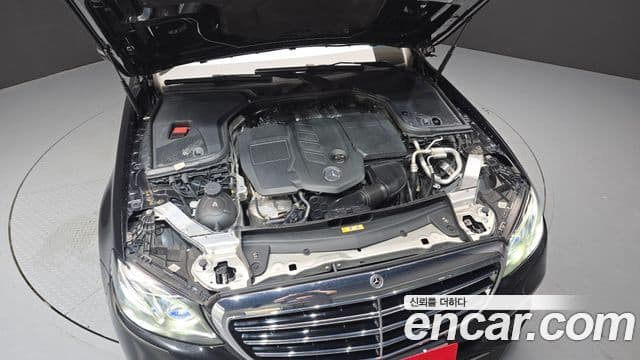 Mercedes-Benz E-Class 2020 — ფოტო 5/20