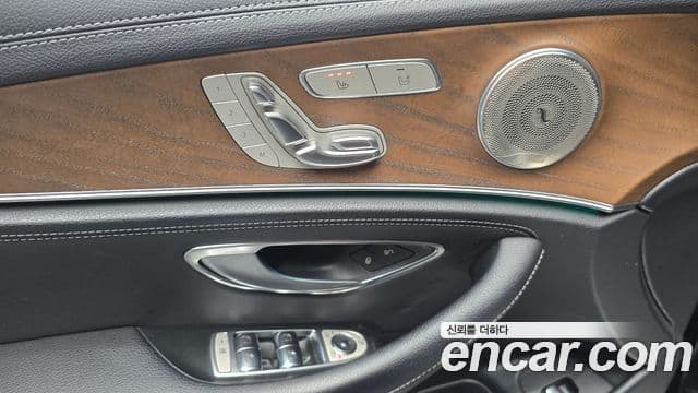 Mercedes-Benz E-Class 2020 — ფოტო 13/20
