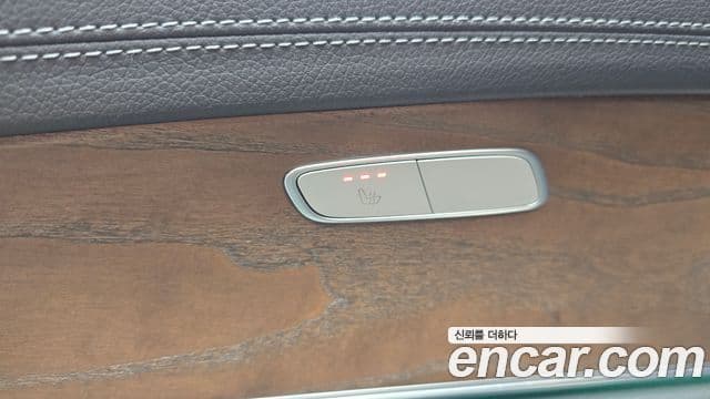 Mercedes-Benz E-Class 2020 — ფოტო 16/20