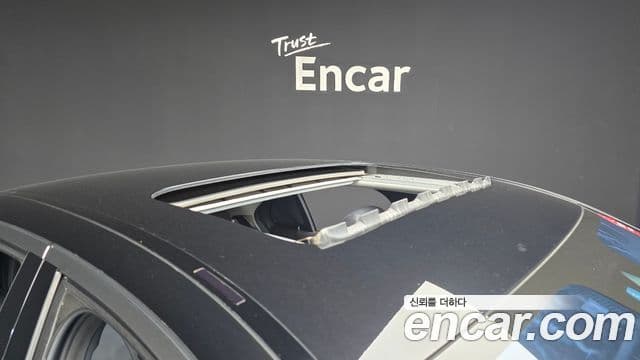 Mercedes-Benz E-Class 2020 — ფოტო 17/20