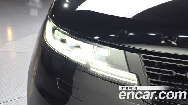 Land Rover Range Rover Sport 2025 — Photo 22/37