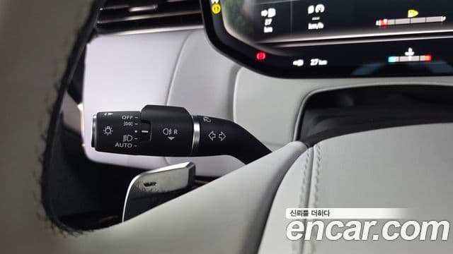 Land Rover Range Rover Sport 2025 — Photo 33/37