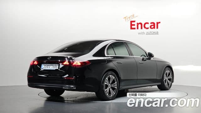 Mercedes-Benz E-Class 2025 — ფოტო 2/20