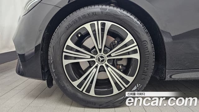 Mercedes-Benz E-Class 2025 — ფოტო 5/20