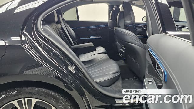 Mercedes-Benz E-Class 2025 — ფოტო 11/20
