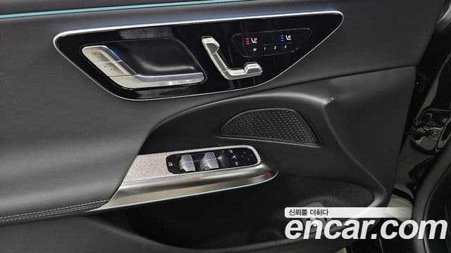 Mercedes-Benz E-Class 2025 — ფოტო 18/20