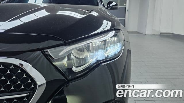 Mercedes-Benz E-Class 2025 — Photo 26/30