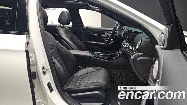 Mercedes-Benz E-Class 2019 — ფოტო 10/20