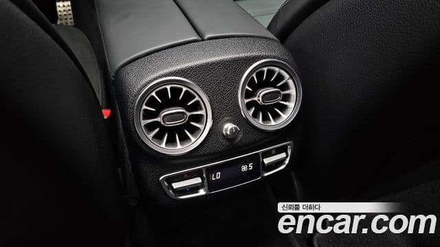 Mercedes-Benz E-Class 2019 — ფოტო 35/37
