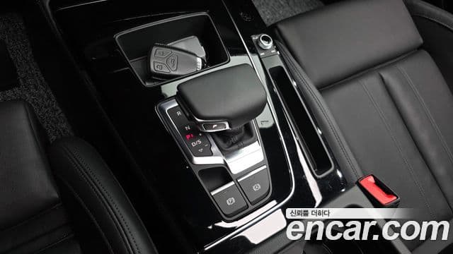 Audi Q5 2024 — Şəkil 9/20
