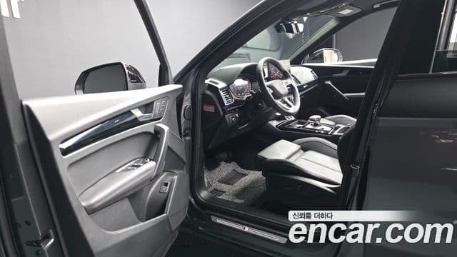 Audi Q5 2024 — Şəkil 10/20
