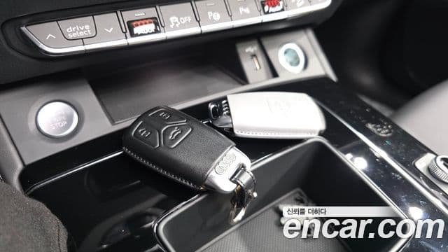 Audi Q5 2024 — ფოტო 22/39
