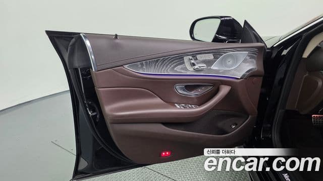 Mercedes-Benz CLS-Class 2021 — Photo 1/37