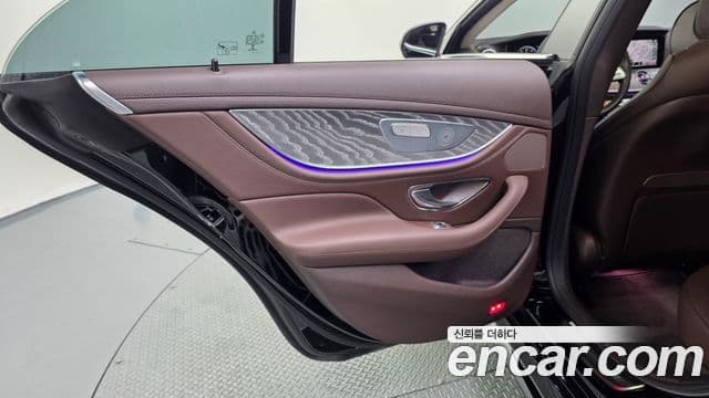 Mercedes-Benz CLS-Class 2021 — Photo 28/37