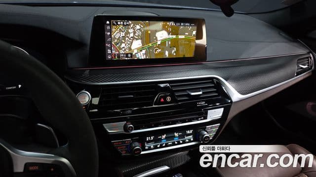 BMW 5 Series 2019 — Фото 14/20