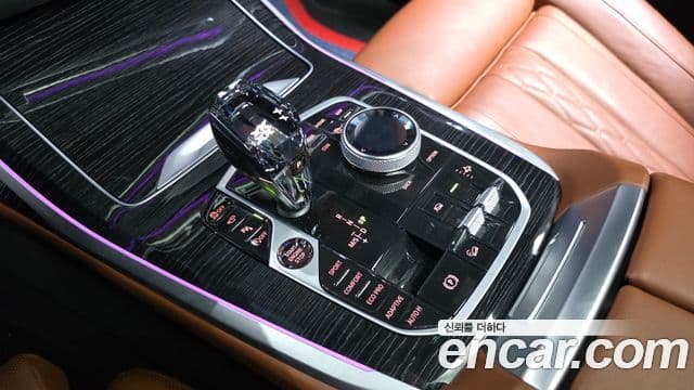 BMW X7 2022 — ფოტო 9/20