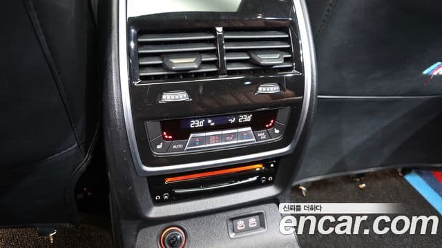 BMW X7 2022 — ფოტო 18/20