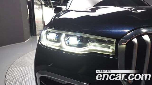 BMW X7 2022 — ფოტო 15/33