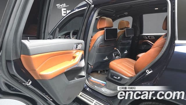 BMW X7 2022 — ფოტო 17/33