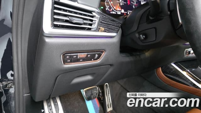 BMW X7 2022 — ფოტო 5/33