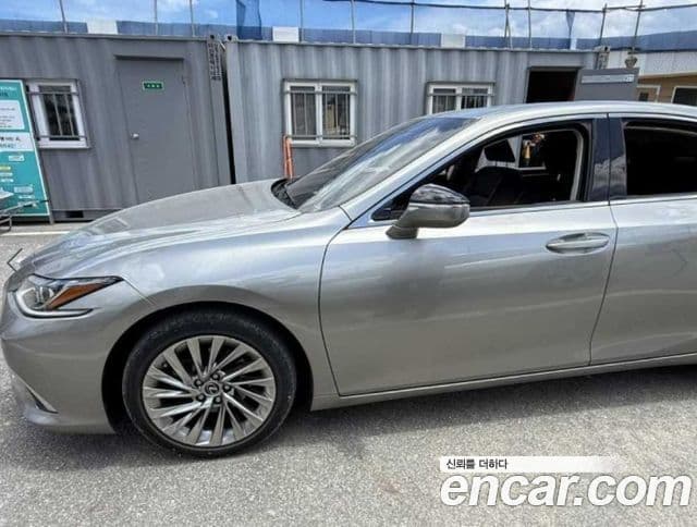 Lexus ES300h 2022 — Şəkil 2/14