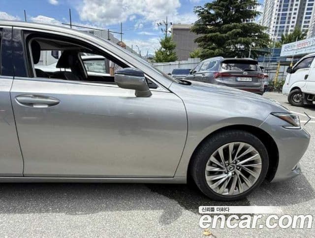 Lexus ES300h 2022 — Şəkil 7/14