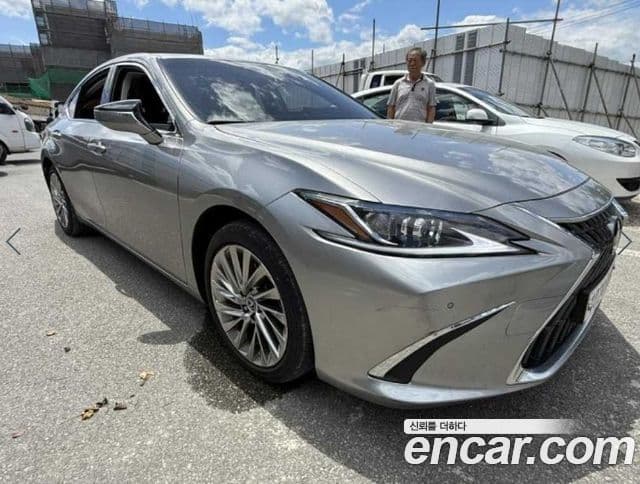 Lexus ES300h 2022 — Şəkil 8/14