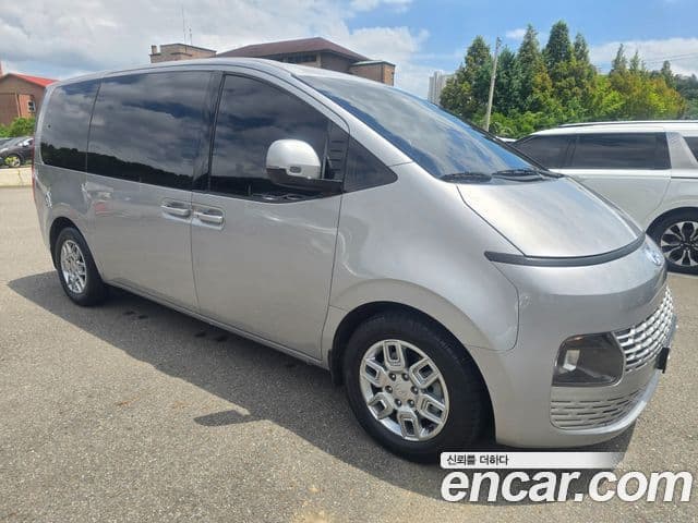 Hyundai Staria 2021 — ფოტო 2/20