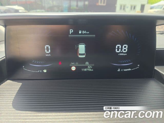 Hyundai Staria 2021 — ფოტო 6/20
