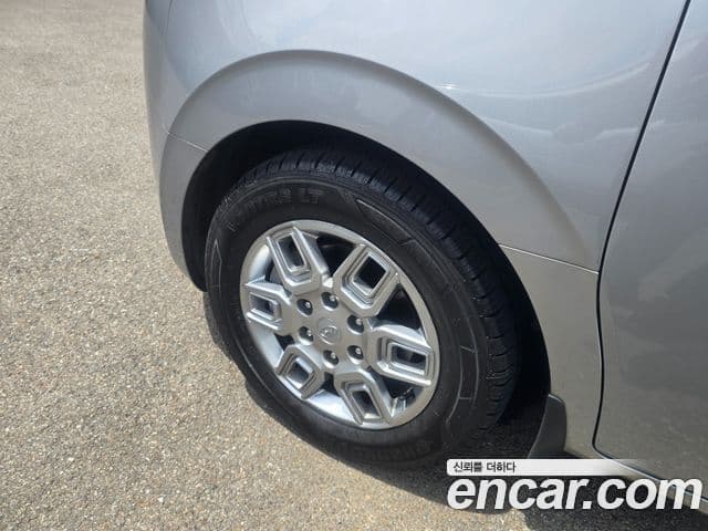 Hyundai Staria 2021 — ფოტო 7/20