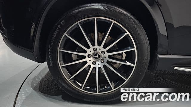 Mercedes-Benz GLE-Class 2022 — Photo 16/39