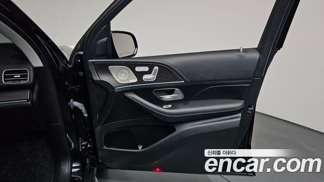 Mercedes-Benz GLE-Class 2022 — Photo 4/39