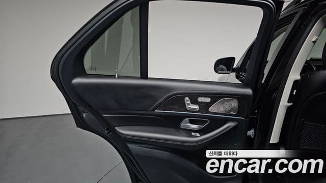 Mercedes-Benz GLE-Class 2022 — Photo 38/39