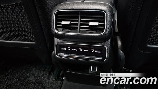 Mercedes-Benz GLE-Class 2022 — Photo 19/39